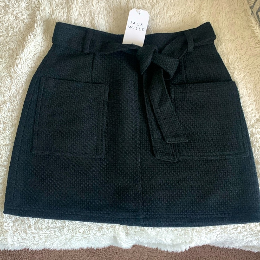 Jack Willis  black quilted skirt size 4 fully lined zippered back with belt